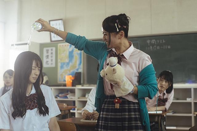 岡田結実の「傷だらけの悪魔」の画像