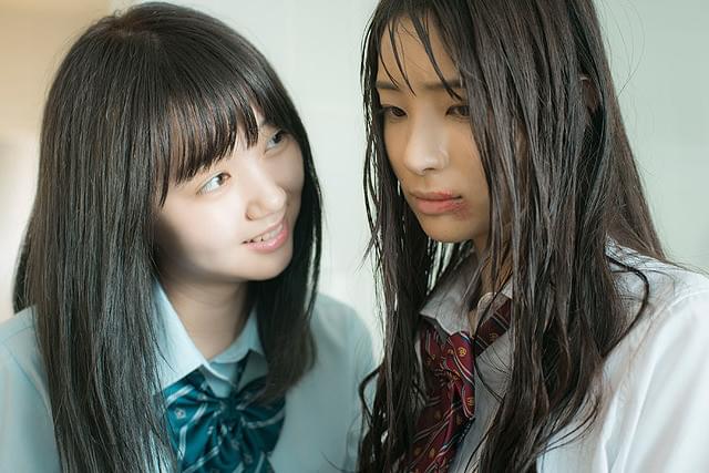 足立梨花の「傷だらけの悪魔」の画像