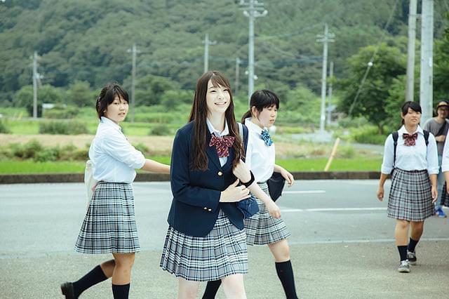 足立梨花の「傷だらけの悪魔」の画像