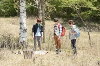 天秤をゆらす。