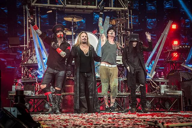 モトリー・クルー「THE END」