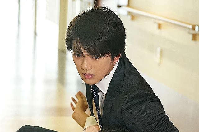 新田真剣佑の「不能犯」の画像