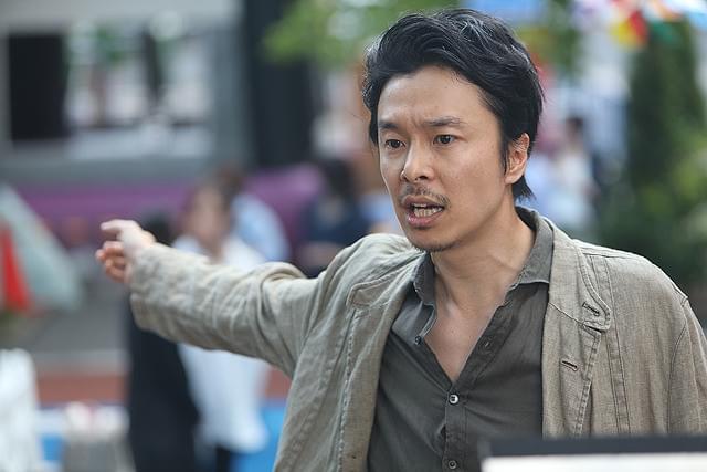 長谷川博己の「散歩する侵略者」の画像