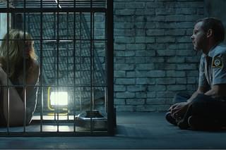 ペット 檻の中の乙女