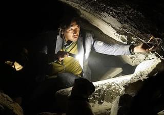 トンネル 闇に鎖（とざ）された男