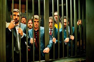 いつだってやめられる 10人の怒れる教授たちの予告編・動画