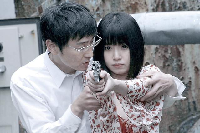 静寂（しじま）に抱かれる女