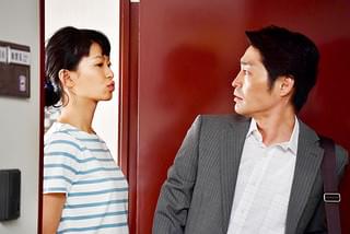 家に帰ると妻が必ず死んだふりをしています。