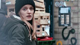 女は二度決断する