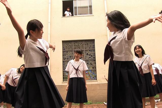 隣人のゆくえ あの夏の歌声