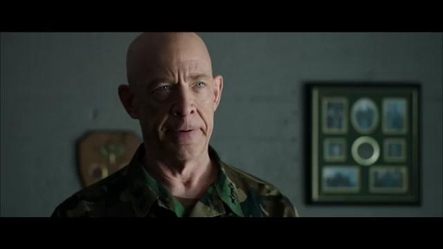 本編映像：レヴィン少将（J・K・シモンズ）の怒号