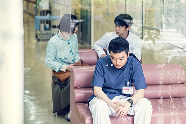 染谷将太の「予兆 散歩する侵略者 劇場版」の画像