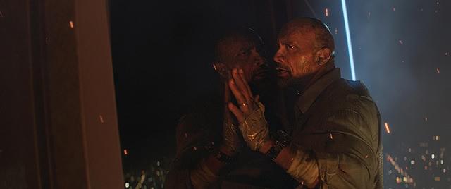 ドウェイン・ジョンソンの「スカイスクレイパー」の画像