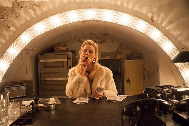 マーゴット・ロビーの「アニー・イン・ザ・ターミナル」の画像