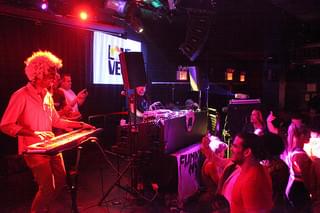 Cu-Bop across the border