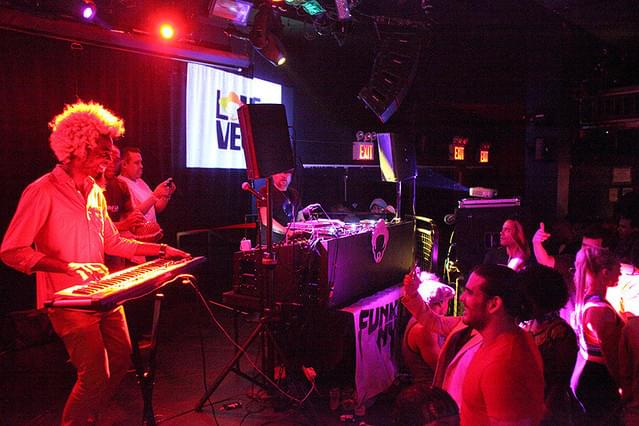 Cu-Bop across the border