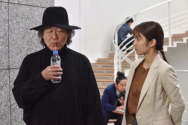 松岡茉優の「騙し絵の牙」の画像