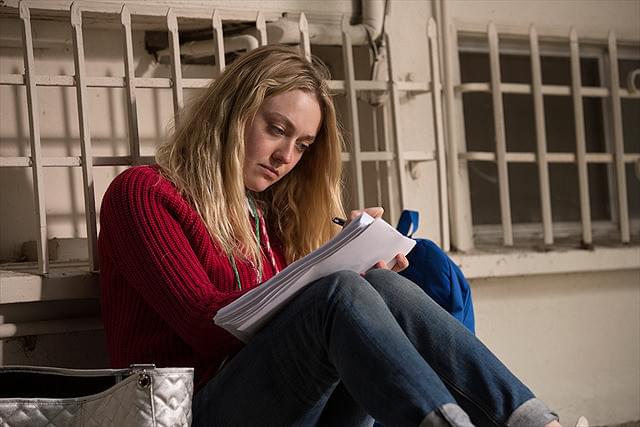 ダコタ・ファニングの「500ページの夢の束」の画像