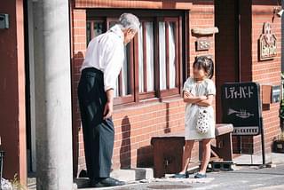 駅までの道をおしえて