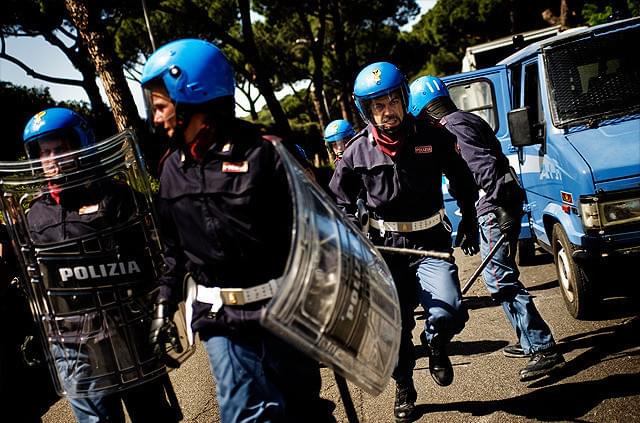ピエルフランチェスコ・ファビーノの「バスターズ」の画像