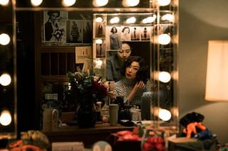 8人の女と1つの舞台