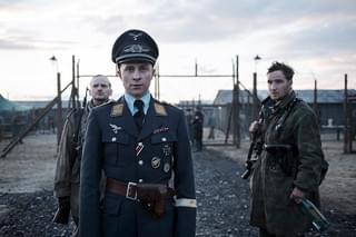 ちいさな独裁者の映画評論『現代日本の社会問題にも通じる、同調と服従の心理こそが恐ろしい』