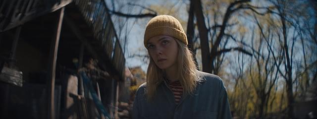 エル・ファニングの「孤独なふりした世界で」の画像