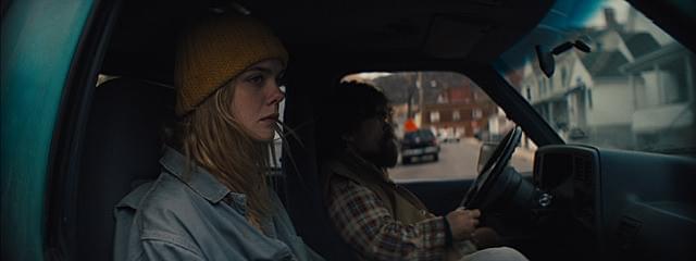 エル・ファニングの「孤独なふりした世界で」の画像