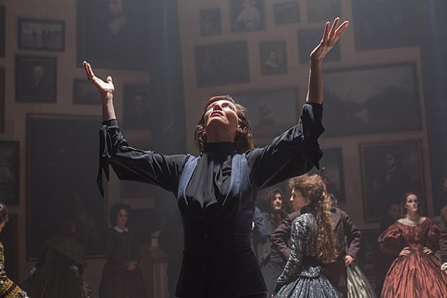 ユマ・サーマンの「ダーク・スクール」の画像