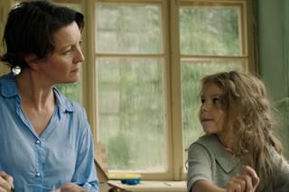 たちあがる女の予告編・動画