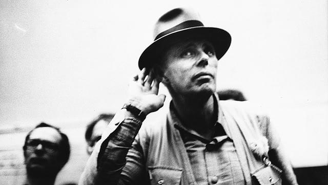 ヨーゼフ・ボイスの「ヨーゼフ・ボイスは挑発する」の画像