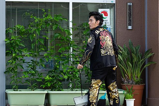 草彅剛の「台風家族」の画像