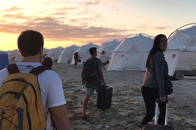 FYRE 夢に終わった最高のパーティー
