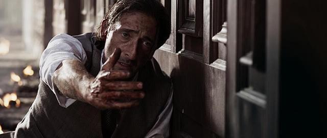 エイドリアン・ブロディの「エア・ストライク」の画像