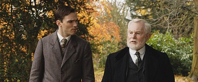 ニコラス・ホルトの「トールキン 旅のはじまり」の画像