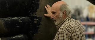 ペトラは静かに対峙する