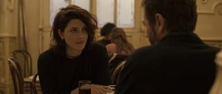 ペトラは静かに対峙する