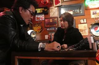 悪い女はよく稼ぐの予告編・動画