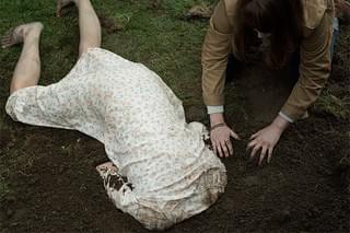 ホール・イン・ザ・グラウンド