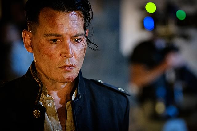 ジョニー・デップの「ウェイティング・バーバリアンズ 帝国の黄昏」の画像