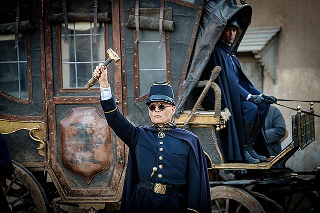 ジョニー・デップの「ウェイティング・バーバリアンズ 帝国の黄昏」の画像