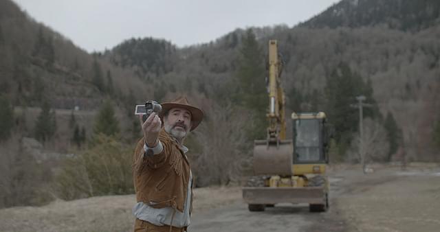 ジャン・デュジャルダンの「ディアスキン 鹿革の殺人鬼」の画像