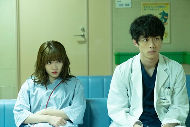 坂口健太郎の「仮面病棟」の画像