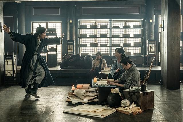 王と道化師たち