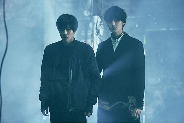 岡田将生の「さんかく窓の外側は夜」の画像