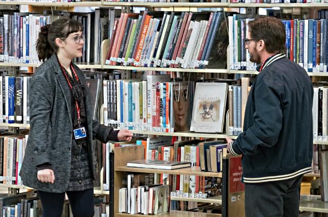 ジェナ・マローンの「パブリック 図書館の奇跡」の画像