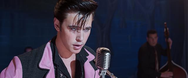 オースティン・バトラーの「エルヴィス」の画像