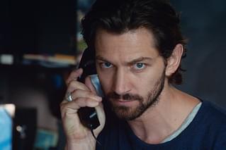 2:22の予告編・動画