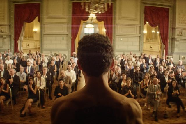 皮膚を売った男