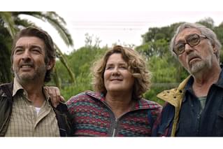 明日に向かって笑え！の予告編・動画